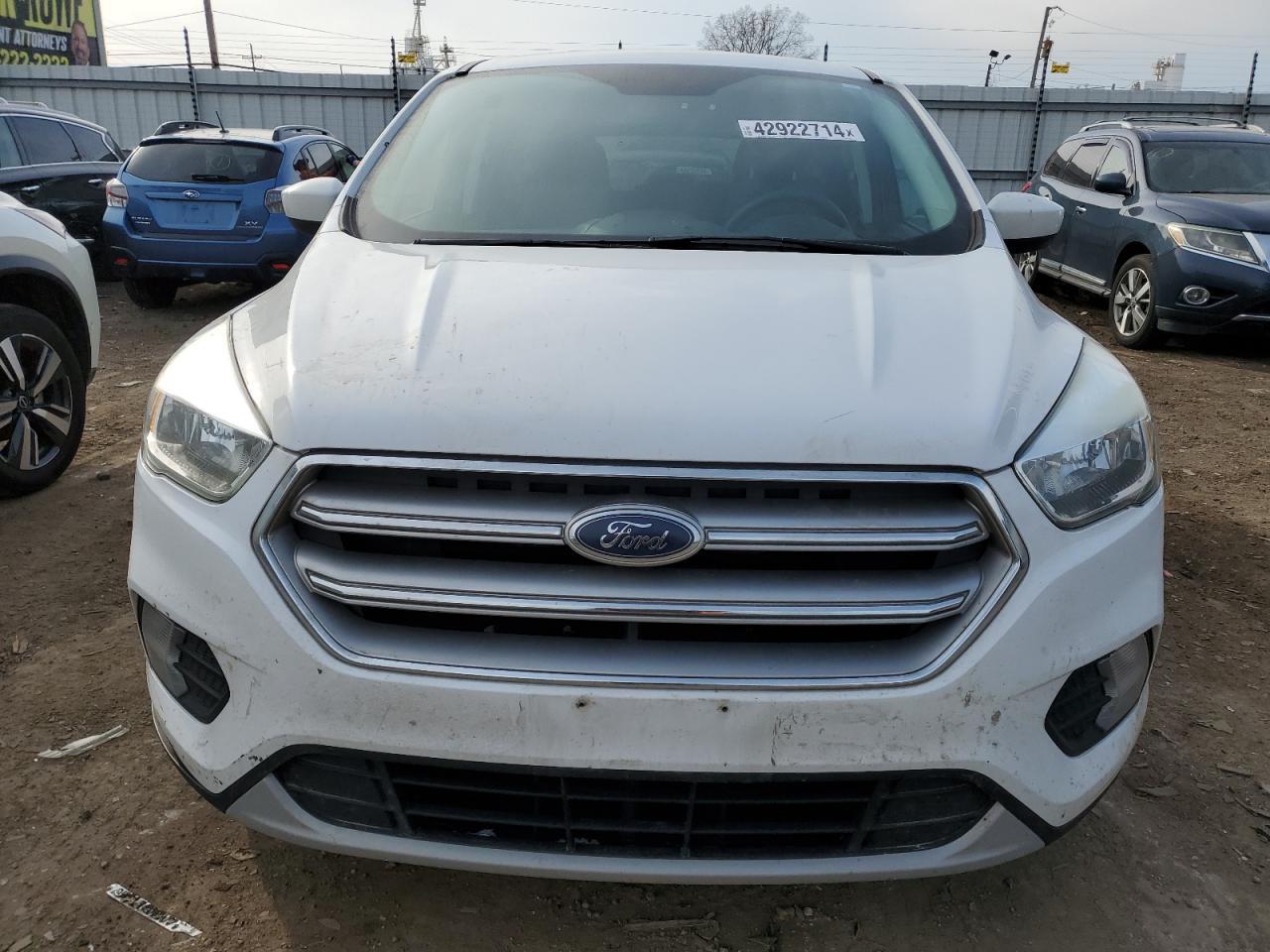 2017 FORD ESCAPE SE - Фото 5