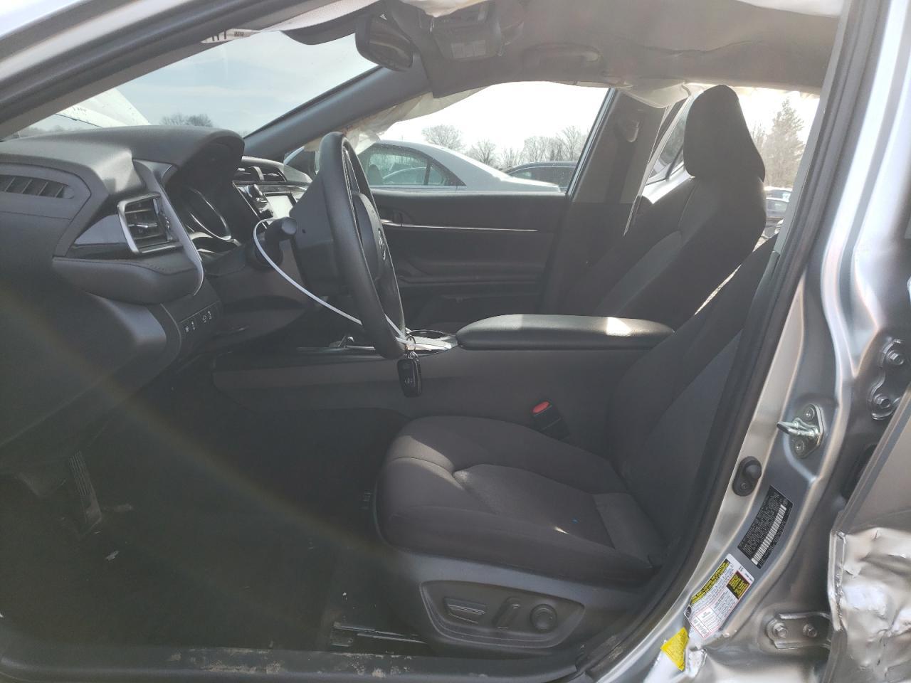 2020 TOYOTA CAMRY LE - Фото 7
