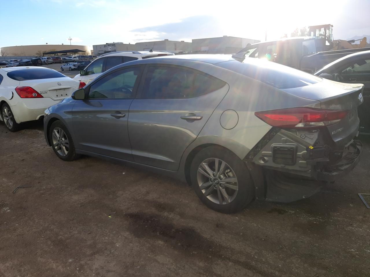 2018 HYUNDAI ELANTRA SE - Image 2