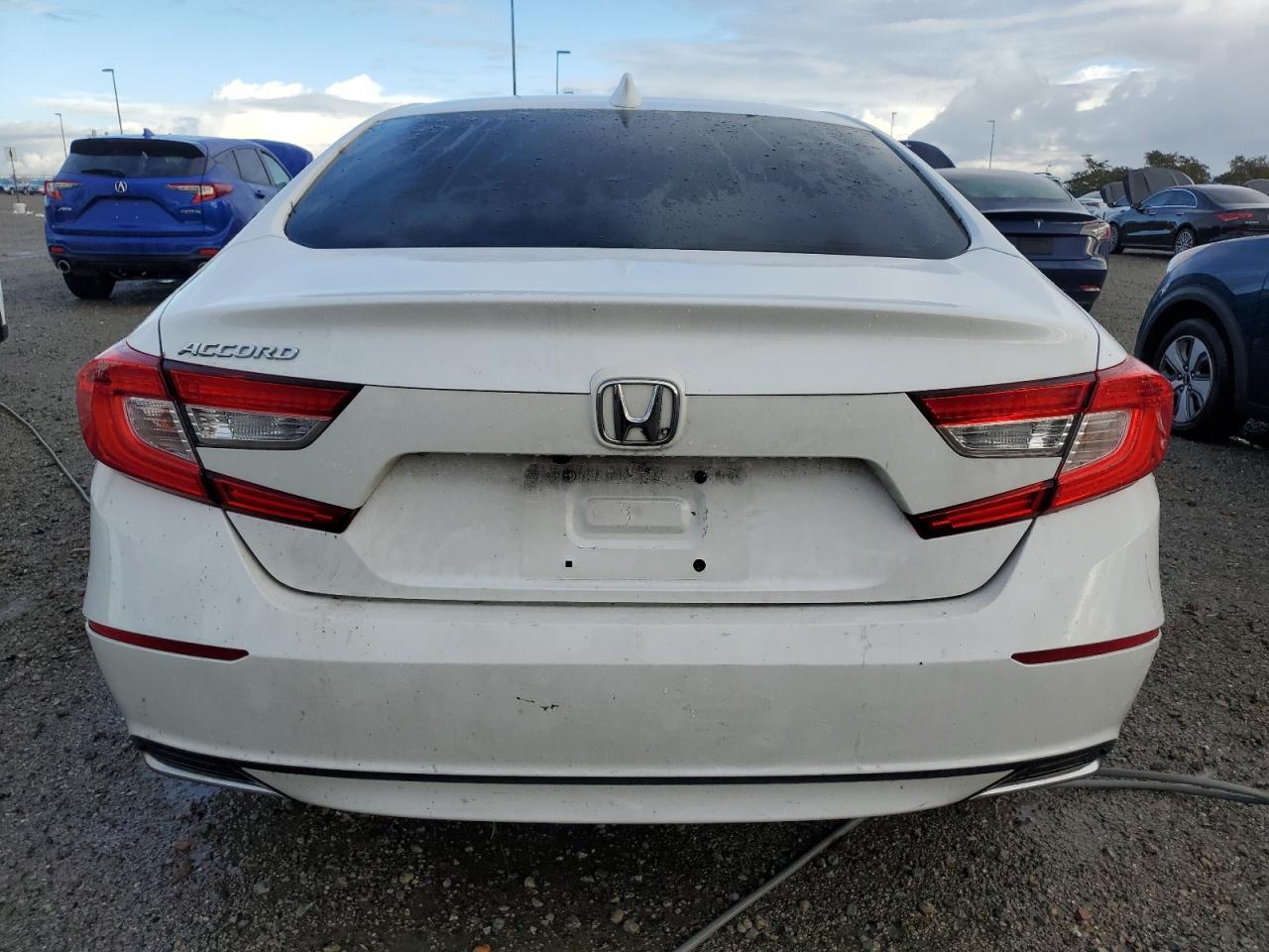 2018 HONDA ACCORD LX - Фото 6