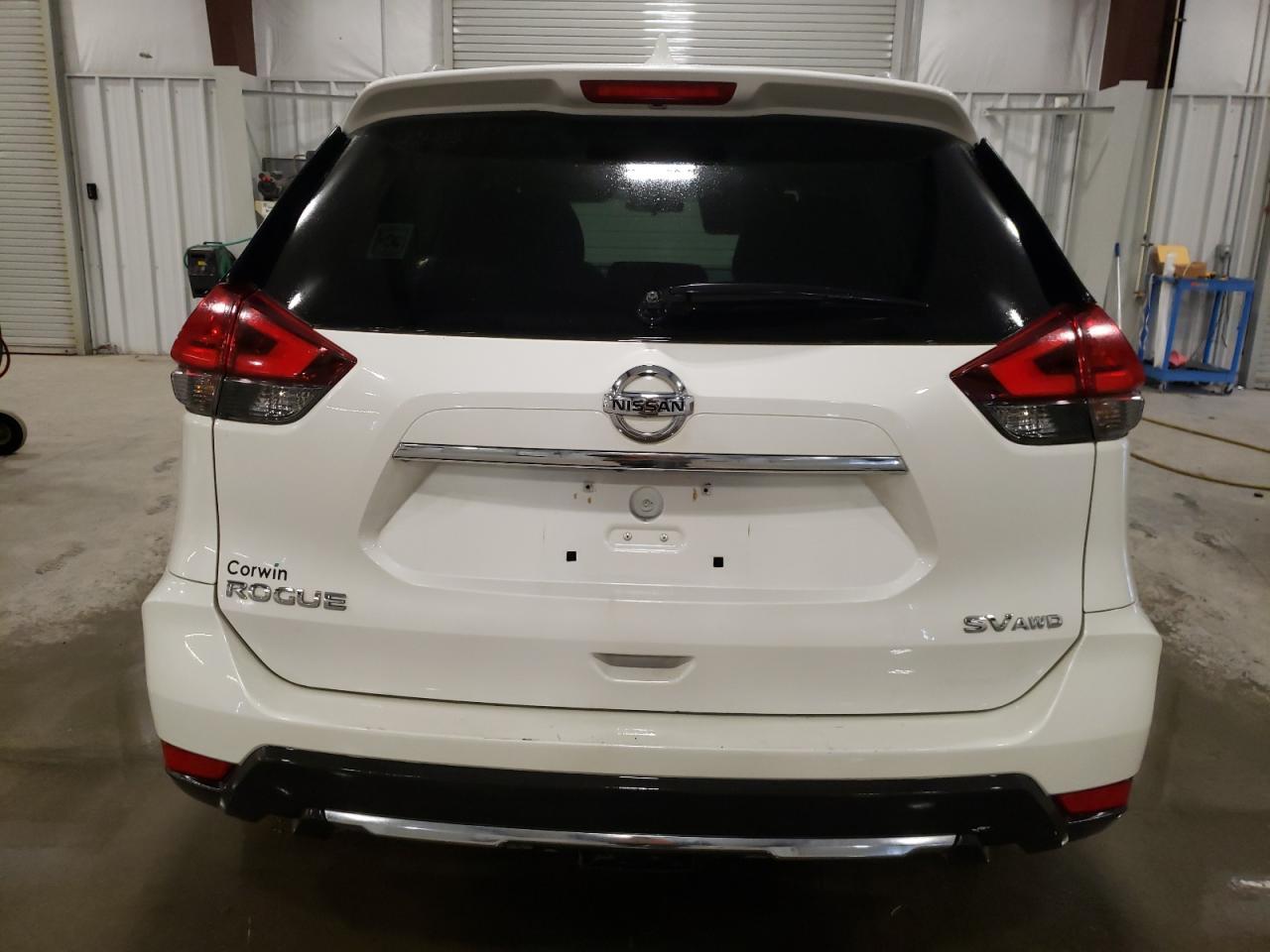 2017 NISSAN ROGUE SV - Фото 6