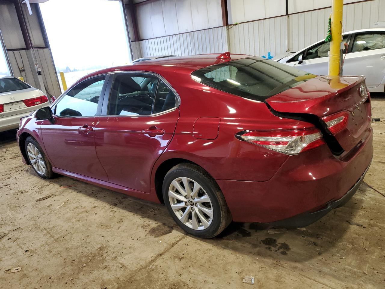 2020 TOYOTA CAMRY LE - Фото 2