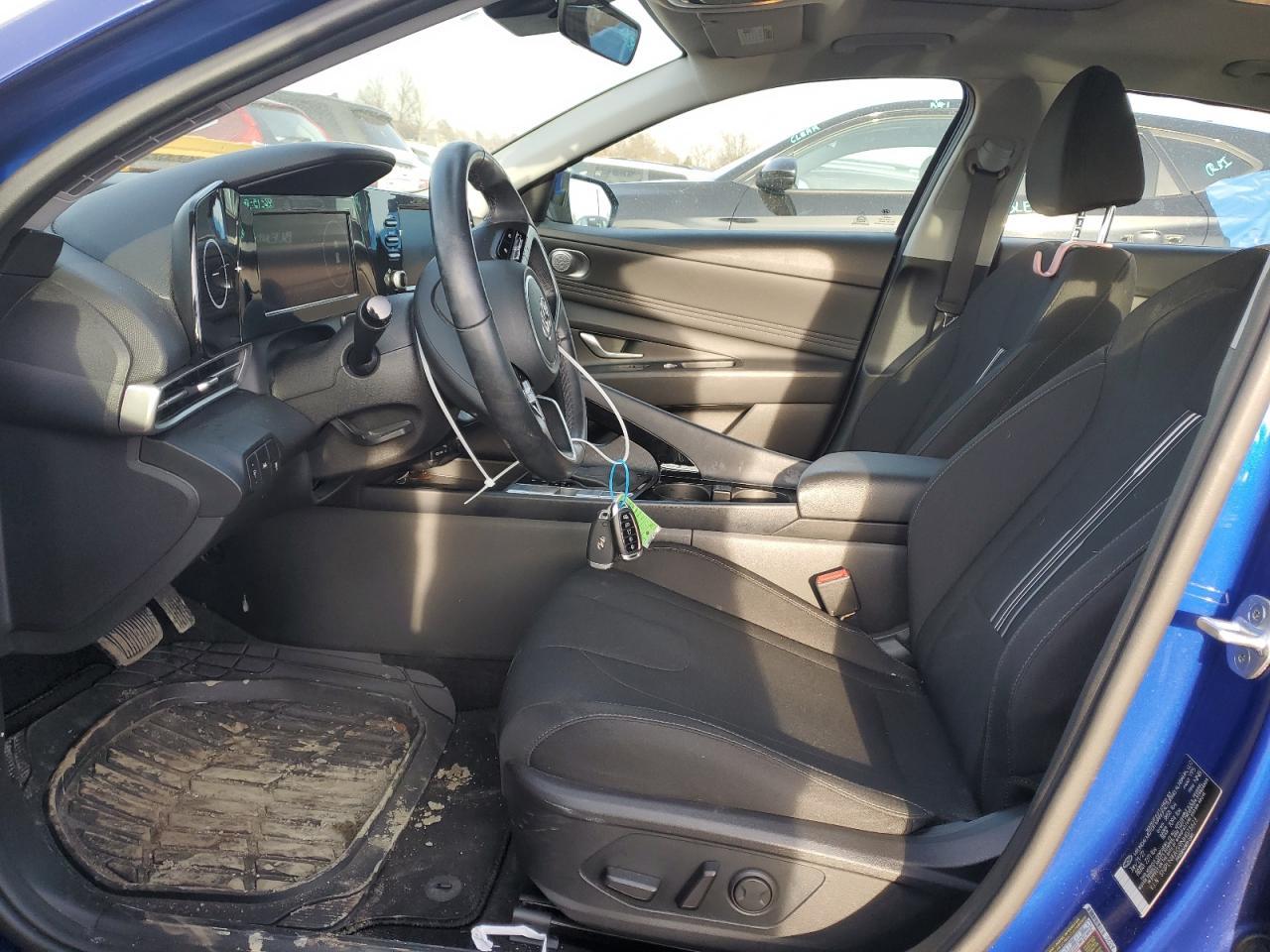 2022 HYUNDAI ELANTRA SE - Фото 7
