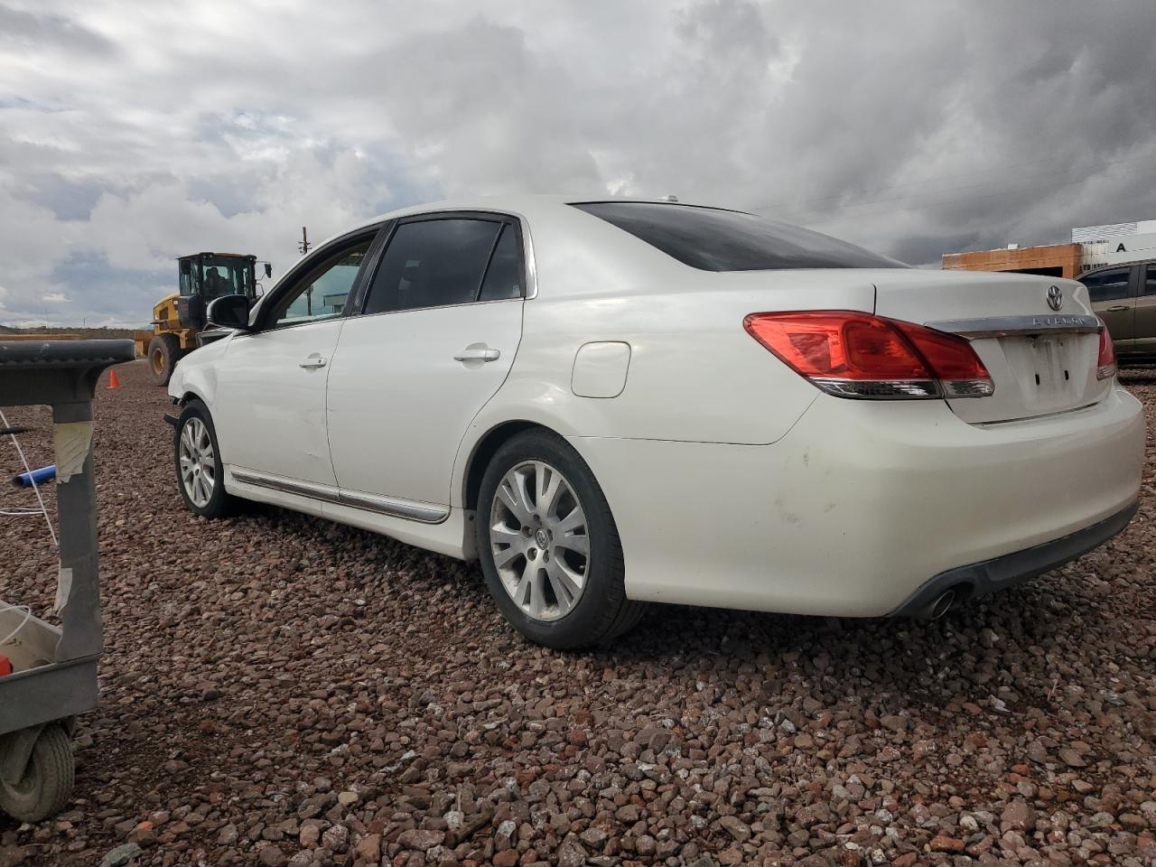 2011 TOYOTA AVALON BAS - Image 2