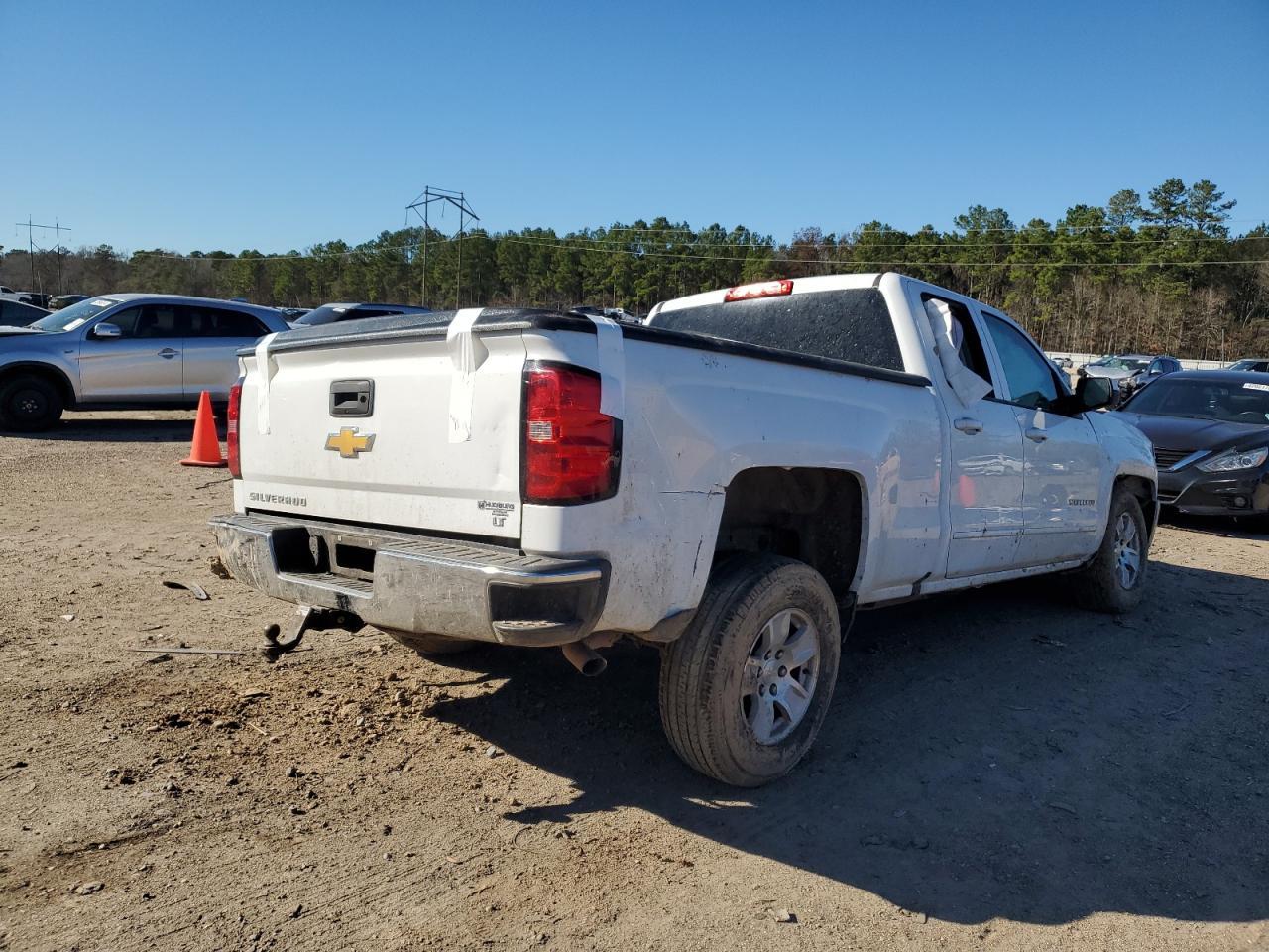 2017 CHEVROLET SILVERADO - Image 3