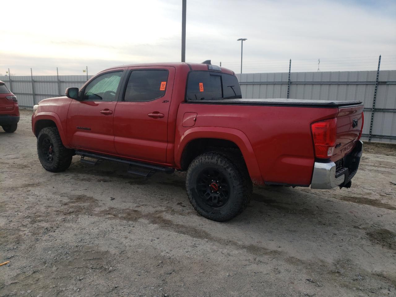 2019 TOYOTA TACOMA DOU - Фото 2
