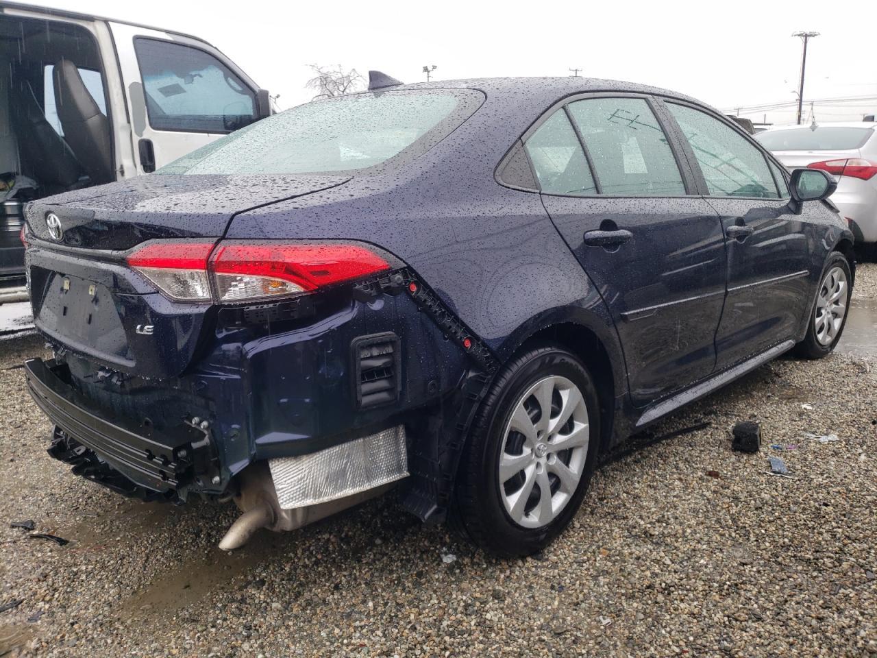 2021 TOYOTA COROLLA LE - Фото 3
