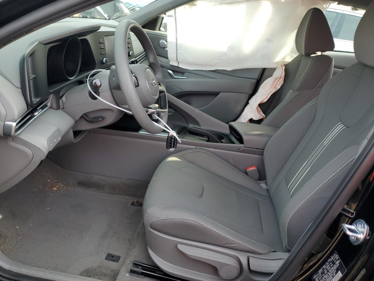 2023 HYUNDAI ELANTRA SE - Фото 7