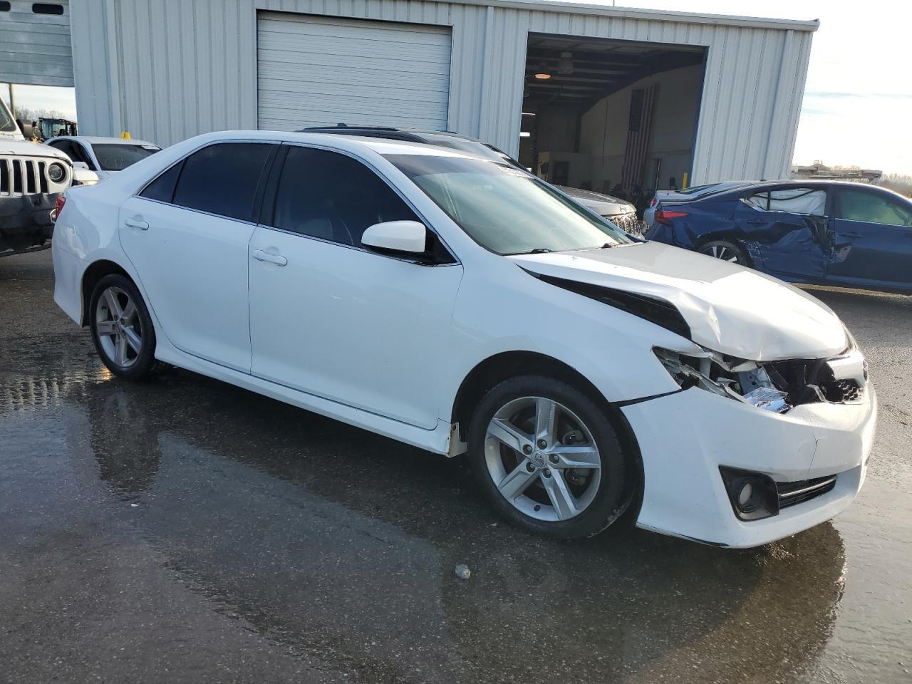 2014 TOYOTA CAMRY L - Фото 4