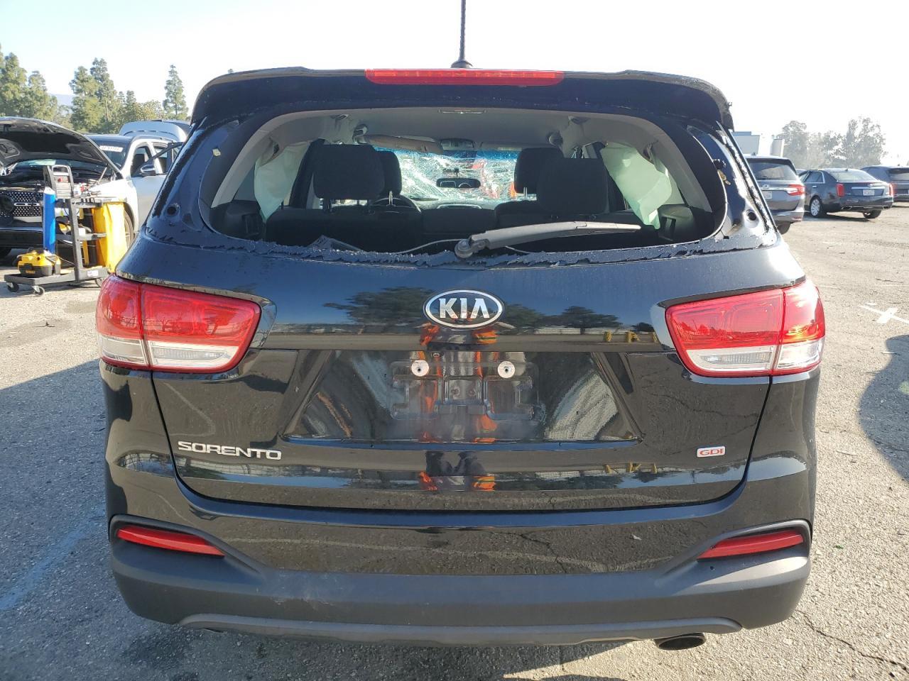 2017 KIA SORENTO LX - Фото 6