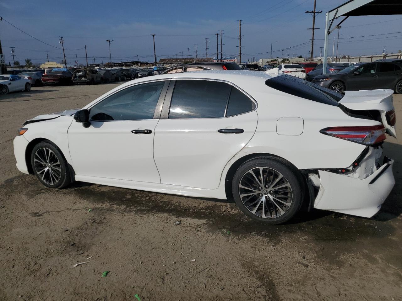 2020 TOYOTA CAMRY SE - Image 2