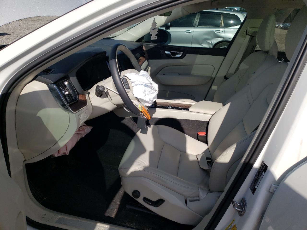 2022 VOLVO XC60 B5 MO - Фото 7