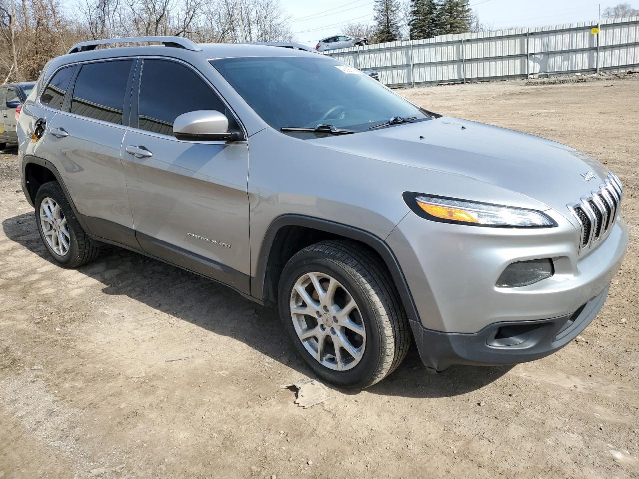 2017 JEEP CHEROKEE L - Image 4