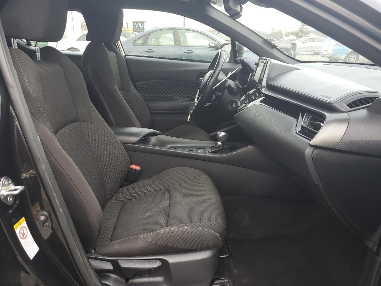 2018 TOYOTA C-HR XLE - Фото 7