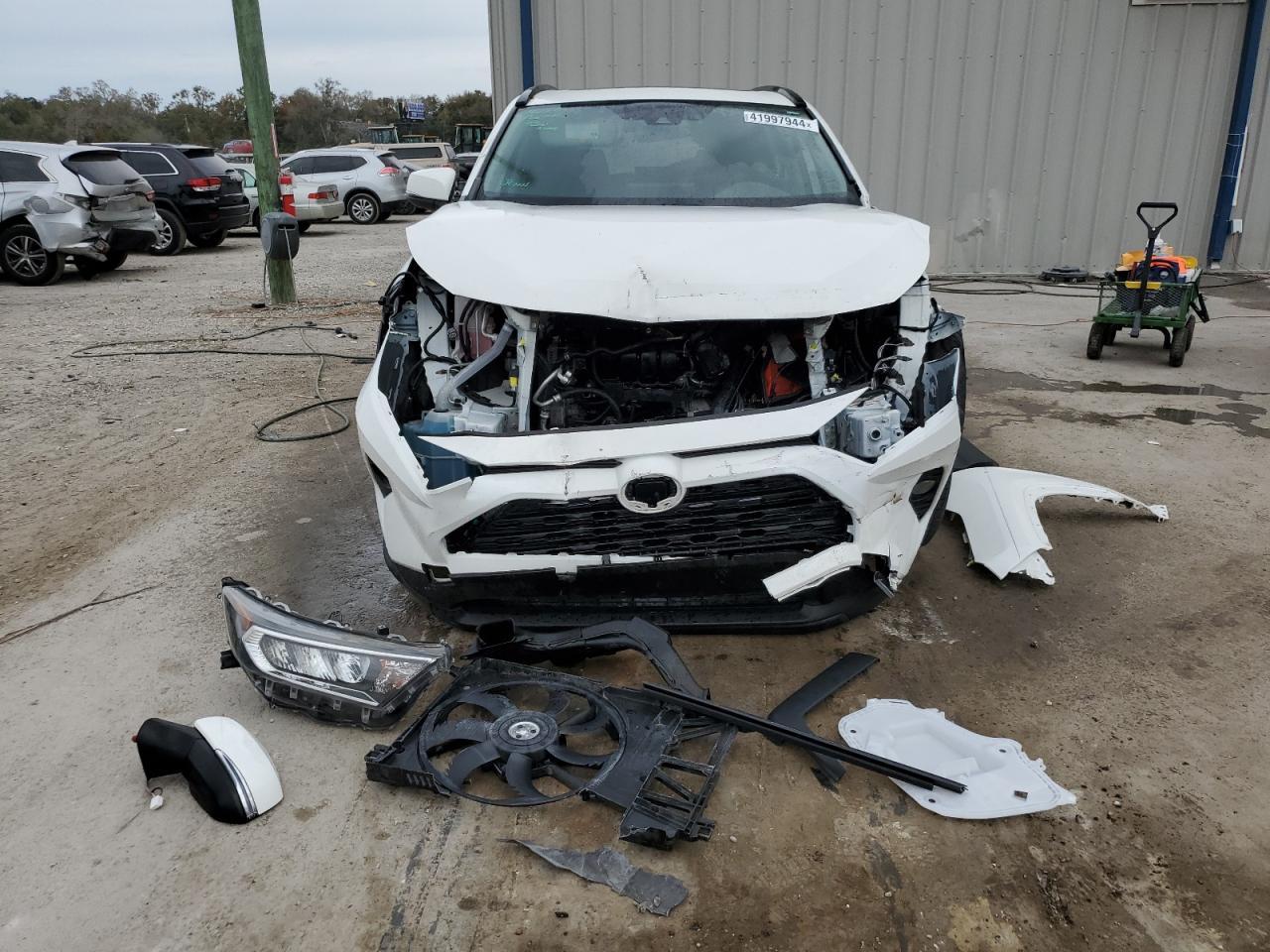 2019 TOYOTA RAV4 XLE P - Фото 5