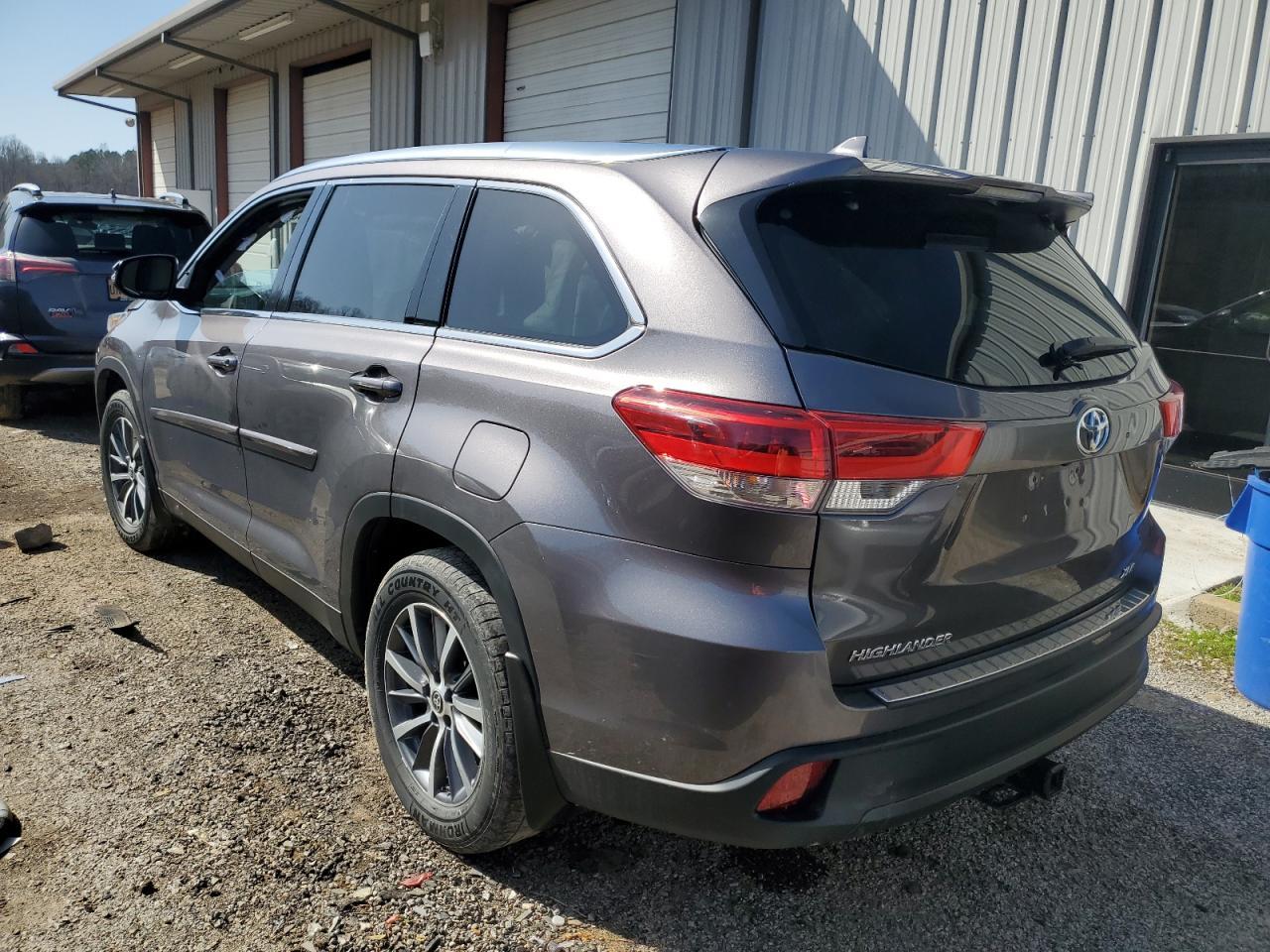 2019 TOYOTA HIGHLANDER - Image 2