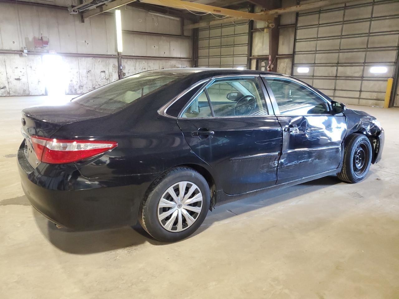 2016 TOYOTA CAMRY LE - Фото 3