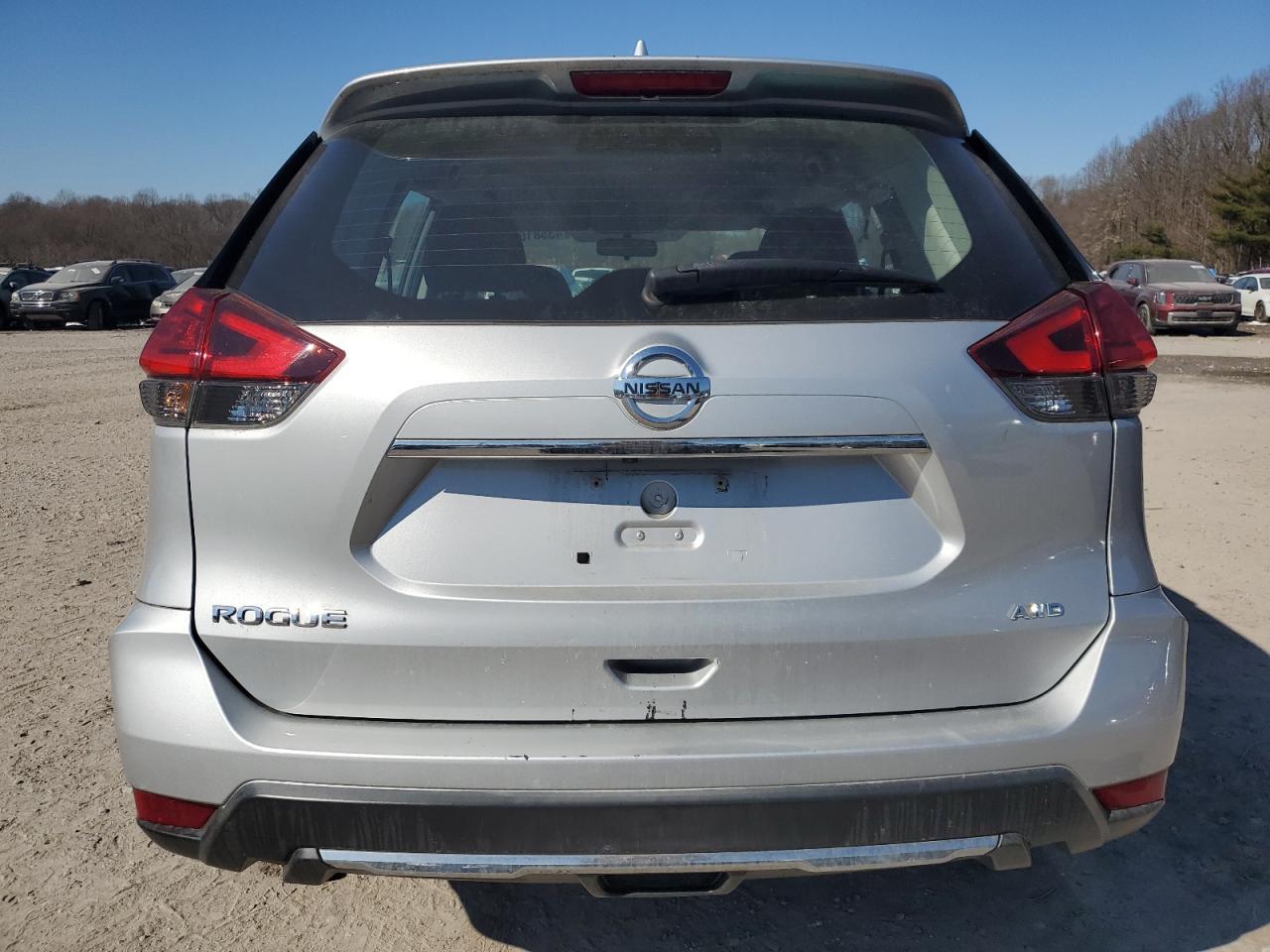 2017 NISSAN ROGUE S - Фото 6