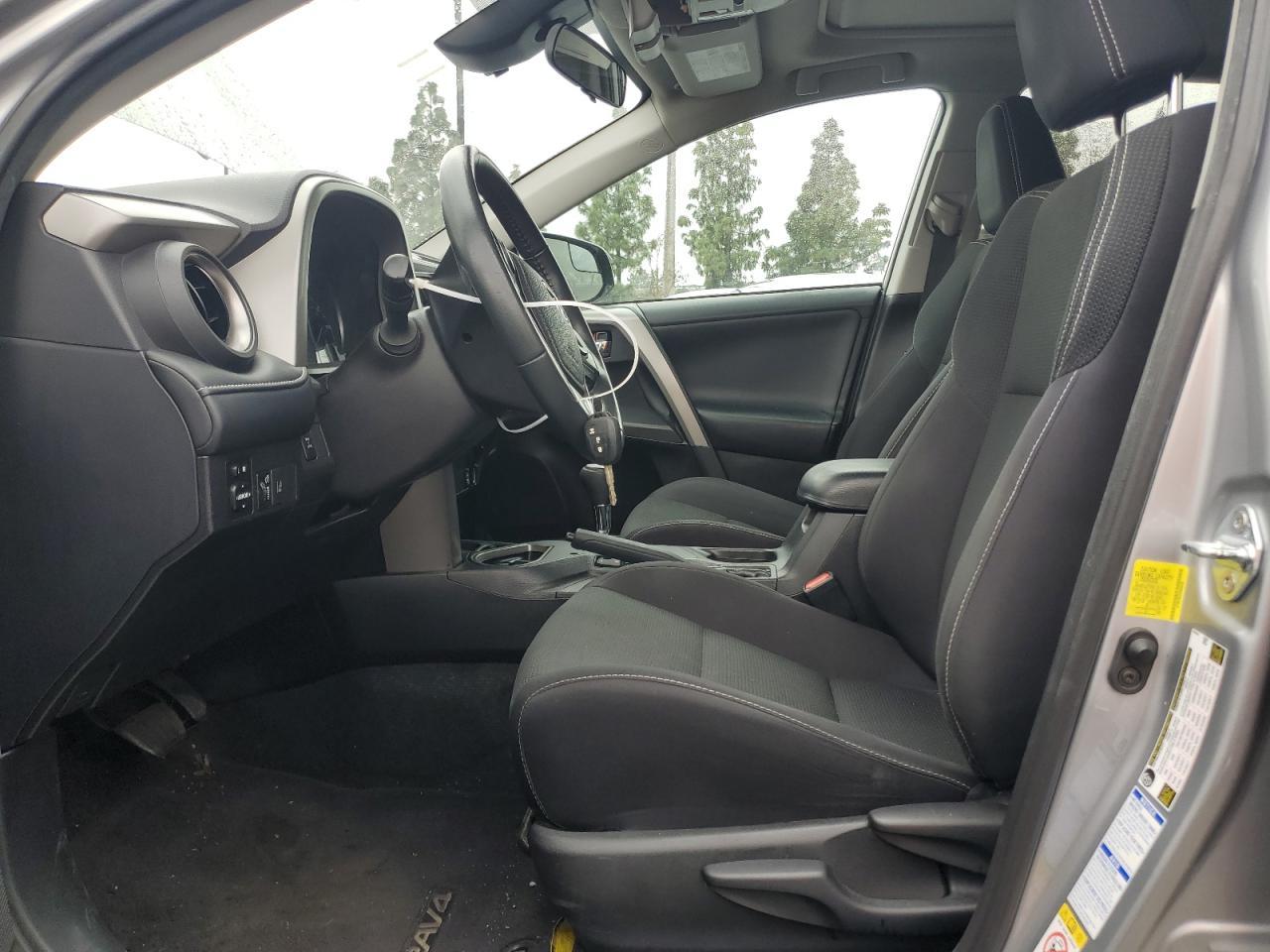 2017 TOYOTA RAV4 XLE - Image 7