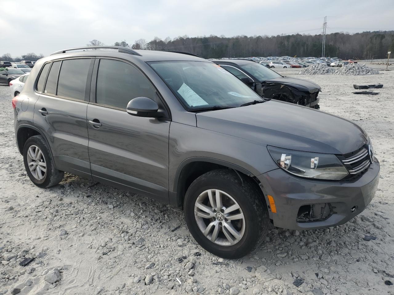 2015 VOLKSWAGEN TIGUAN S - Image 4