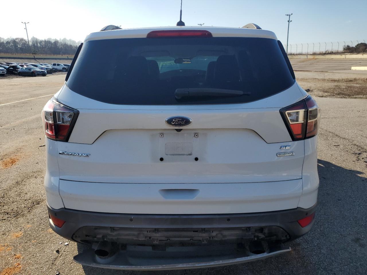 2017 FORD ESCAPE SE - Фото 6