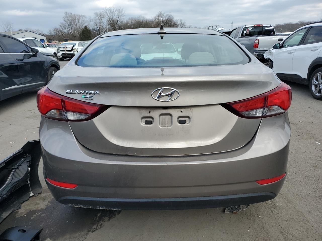 2015 HYUNDAI ELANTRA SE - Image 6