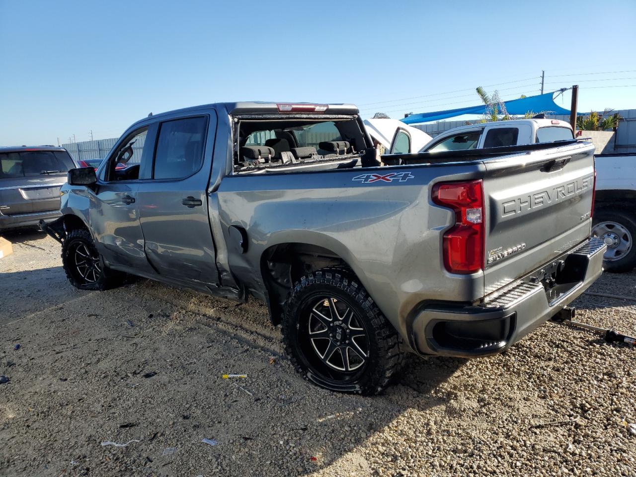 2021 CHEVROLET SILVERADO - Фото 2
