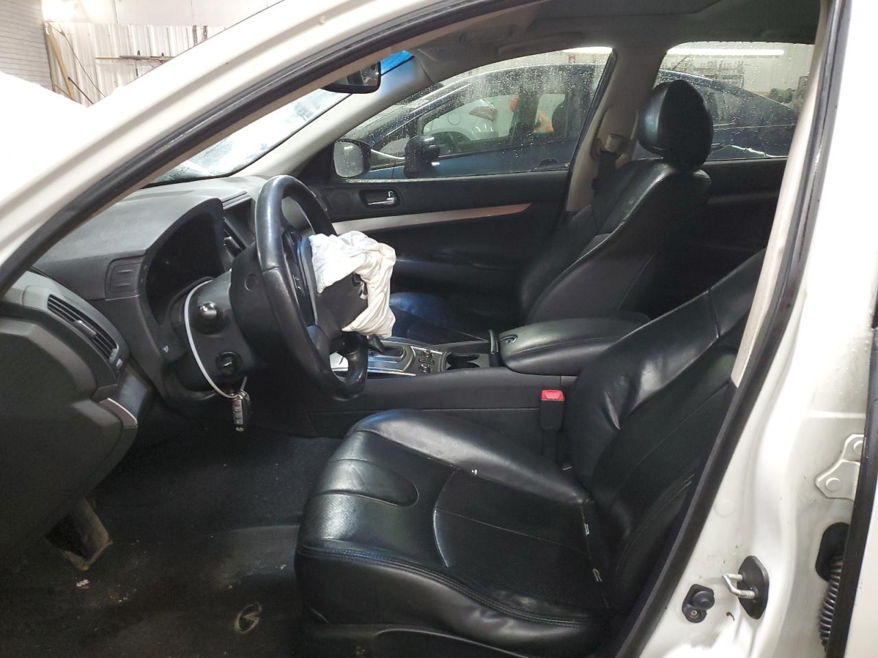 2012 INFINITI G37 - Image 7