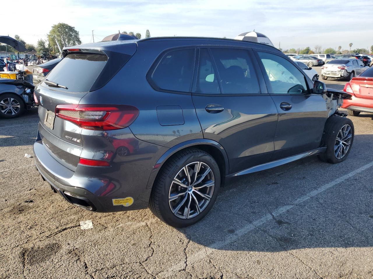 2022 BMW X5 XDRIVE4 - Фото 3