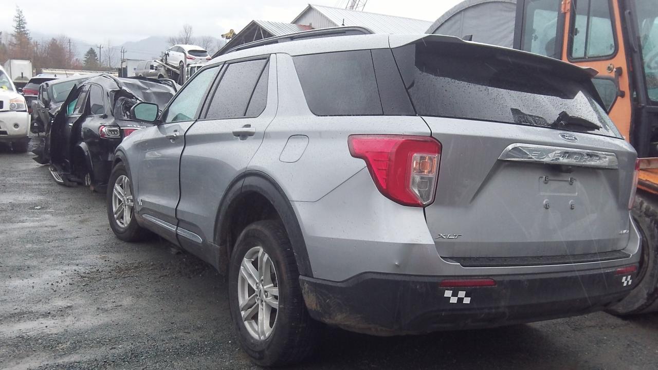 2022 FORD EXPLORER X - Фото 2