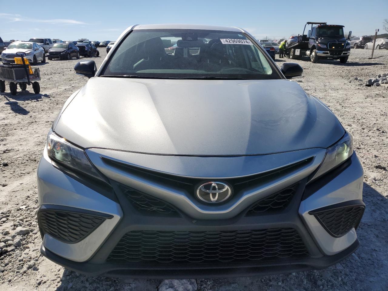 2021 TOYOTA CAMRY SE - Image 5