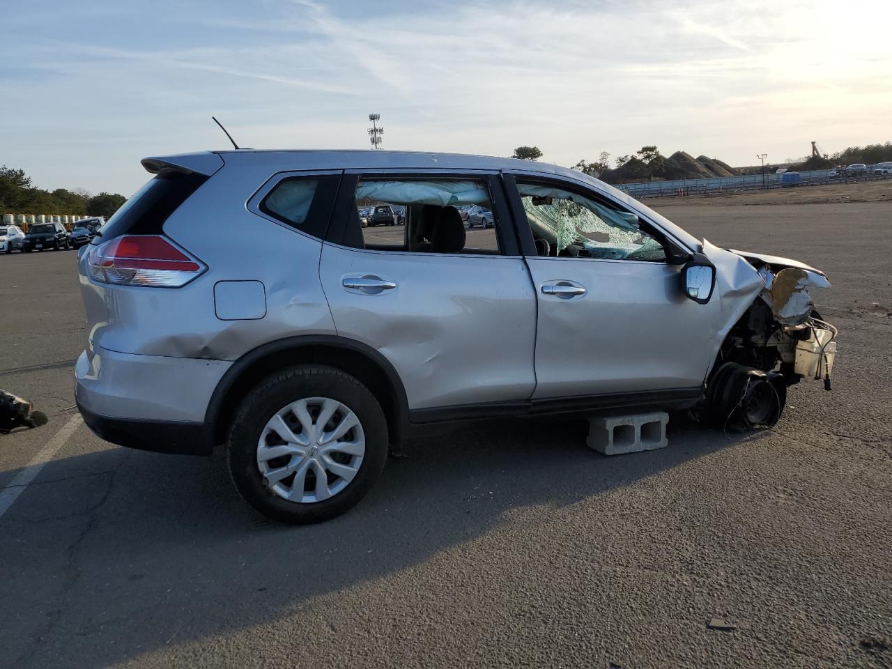 2015 NISSAN ROGUE S - Фото 3