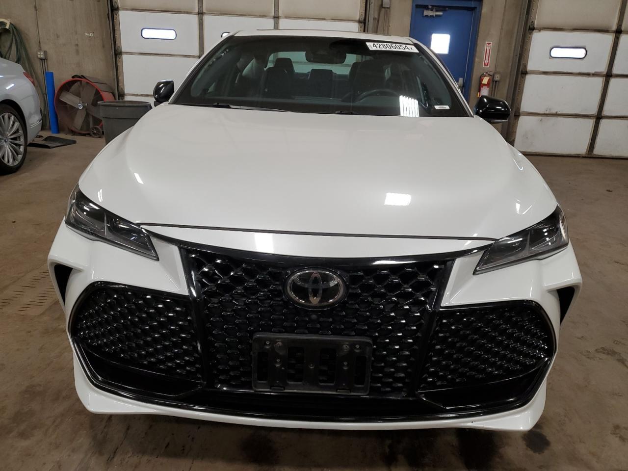 2019 TOYOTA AVALON XLE - Image 5