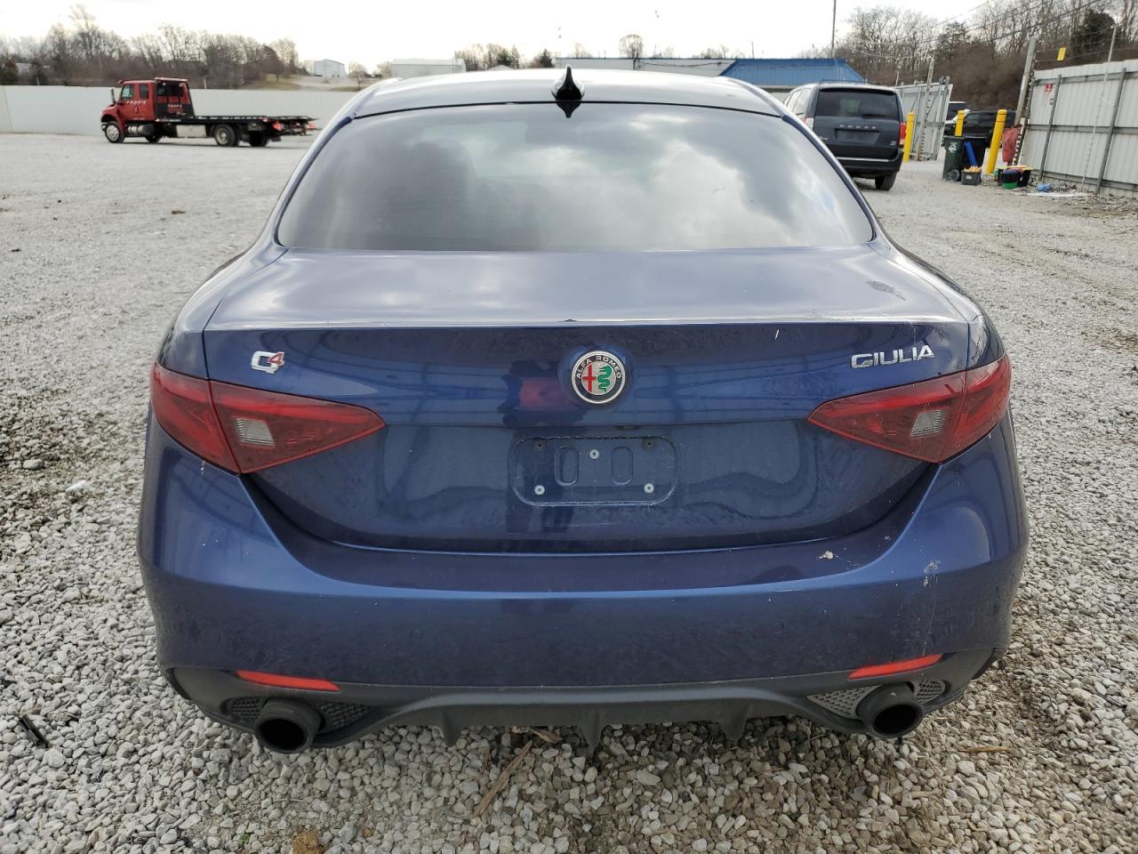 2017 ALFA ROMEO GIULIA TI - Фото 6