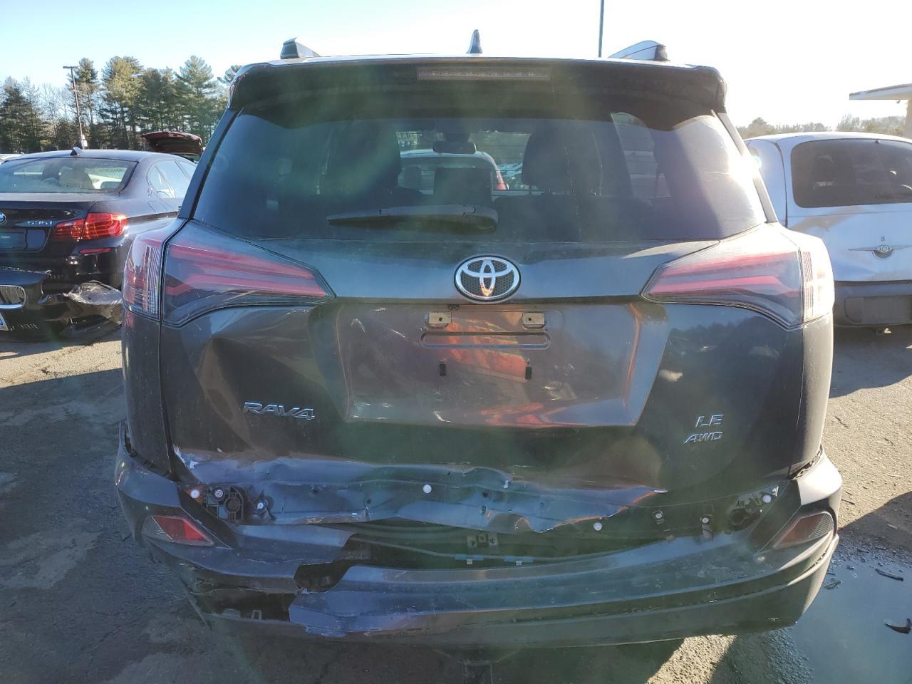 2017 TOYOTA RAV4 LE - Фото 6