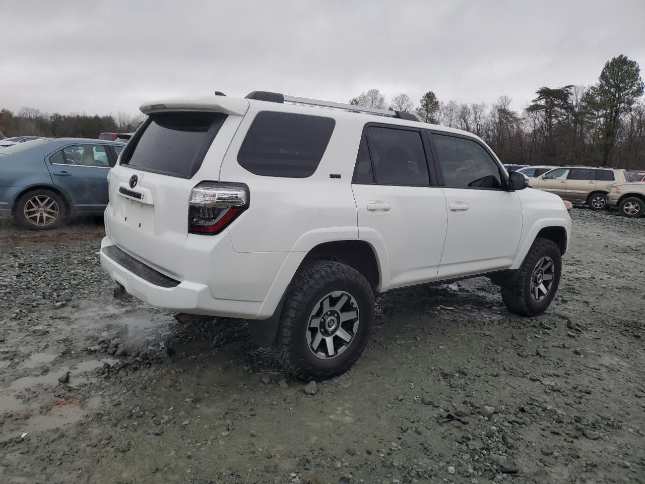 2020 TOYOTA 4RUNNER SR - Фото 3
