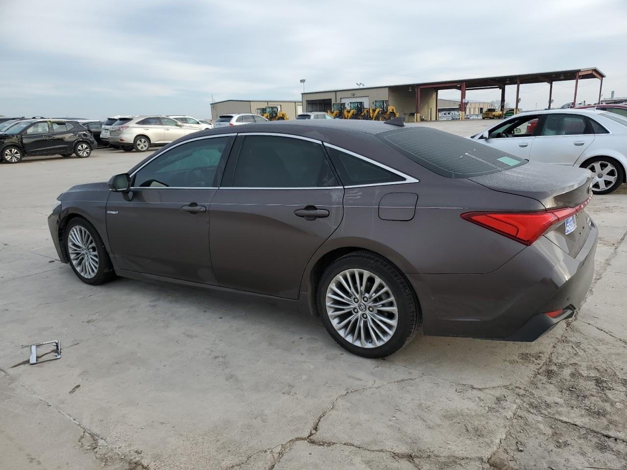 2019 TOYOTA AVALON XLE - Image 2
