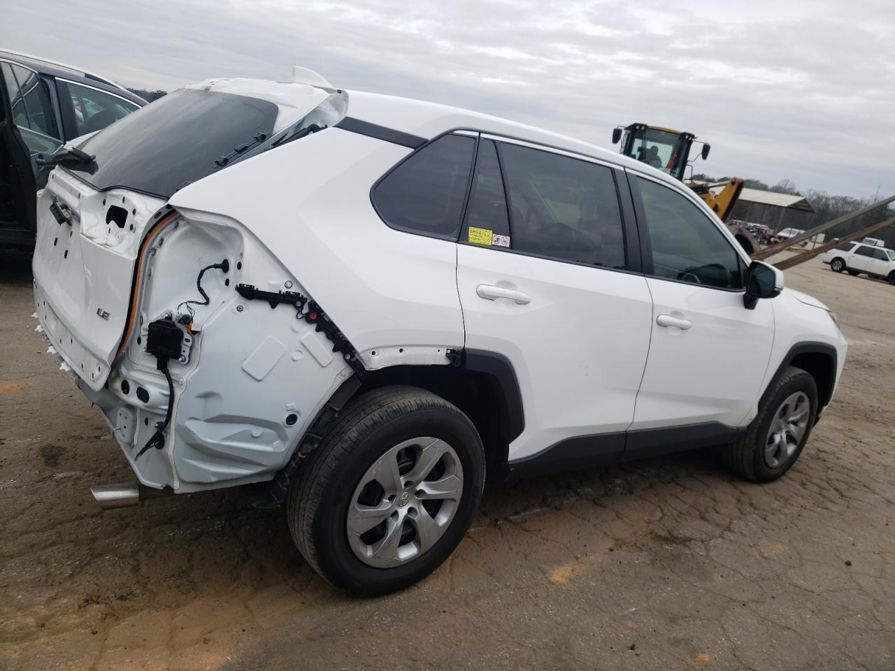 2023 TOYOTA RAV4 LE - Фото 3