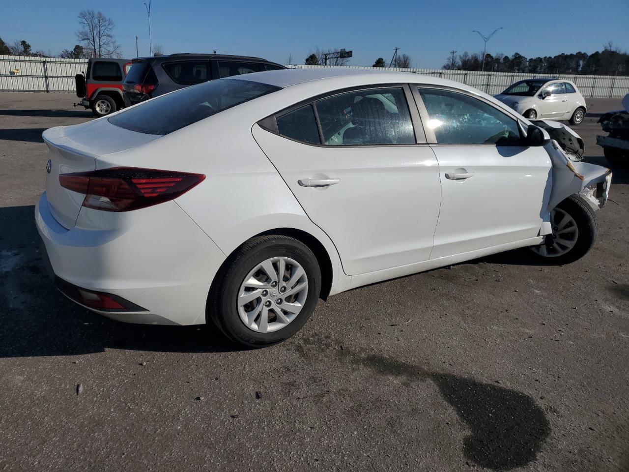 2019 HYUNDAI ELANTRA SE - Фото 3