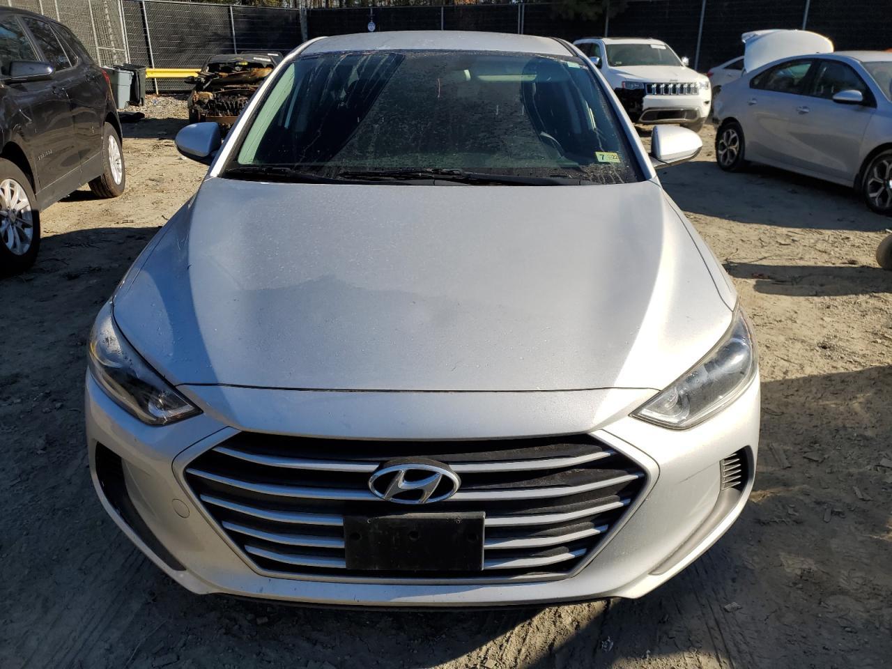 2018 HYUNDAI ELANTRA SE - Image 5