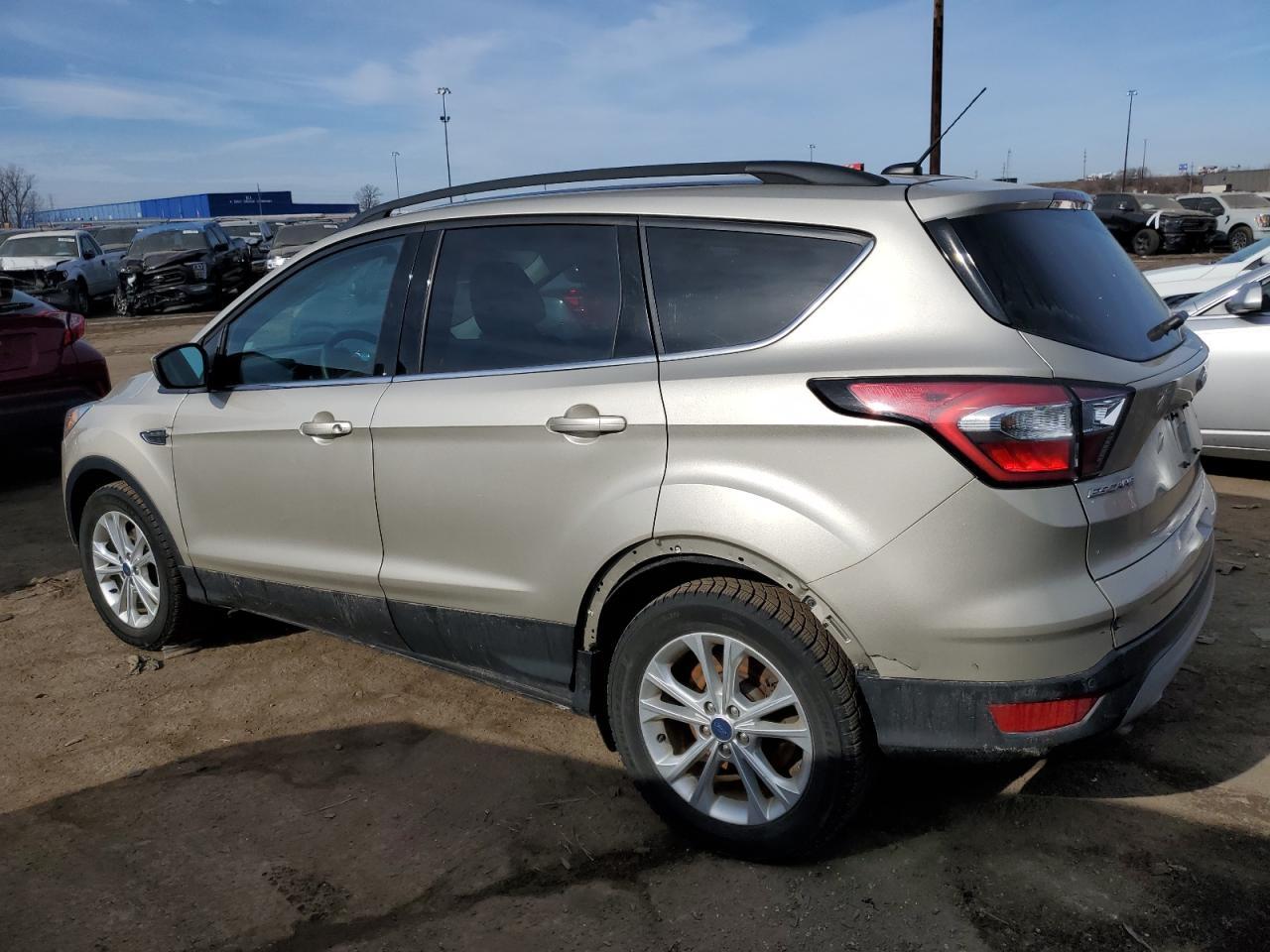 2017 FORD ESCAPE SE - Image 2