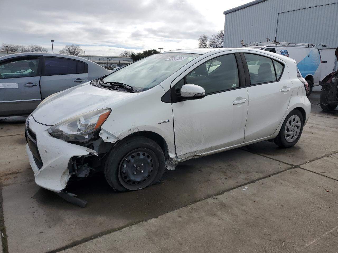 2016 TOYOTA PRIUS C car image