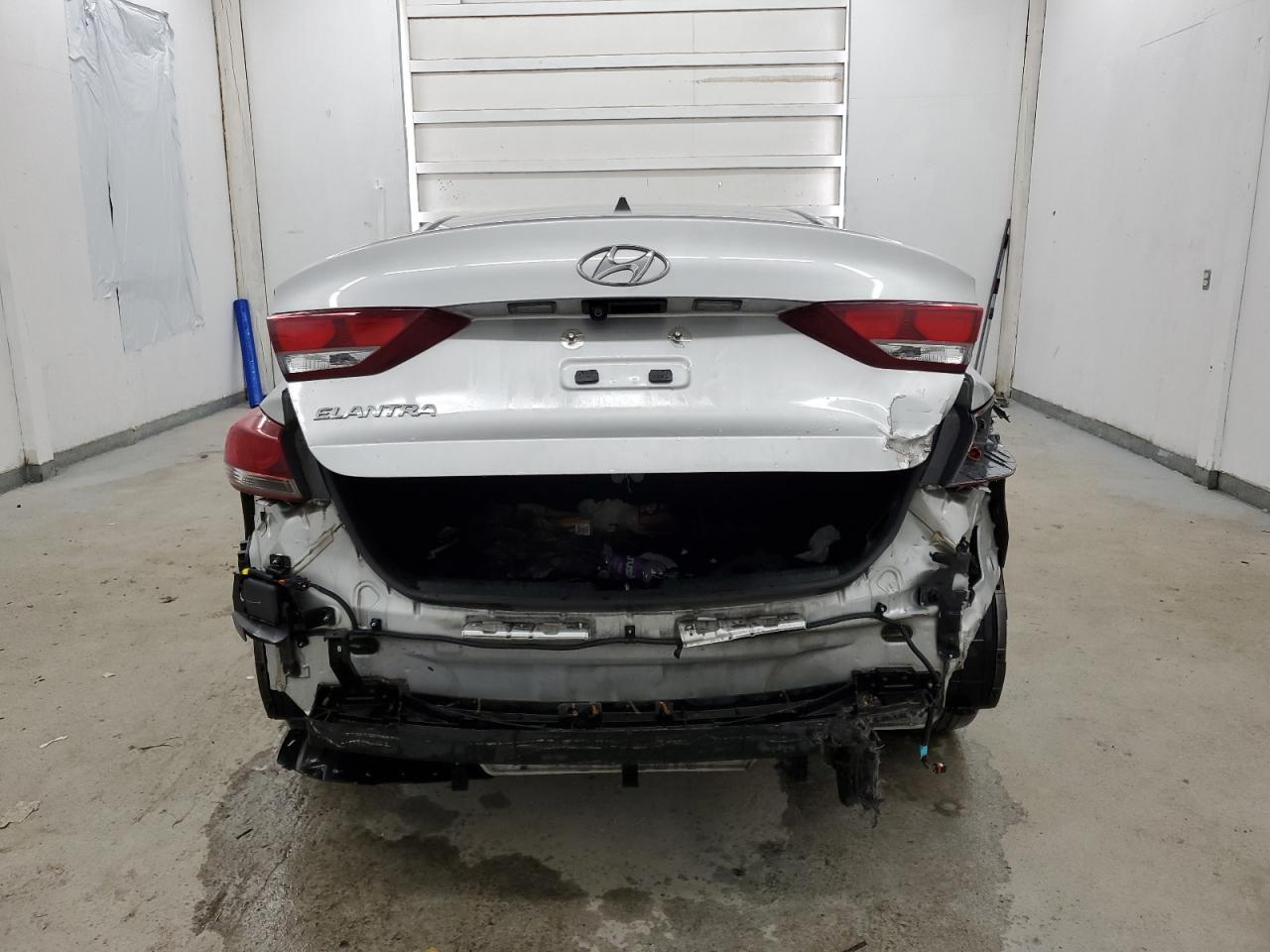 2018 HYUNDAI ELANTRA SE - Фото 6