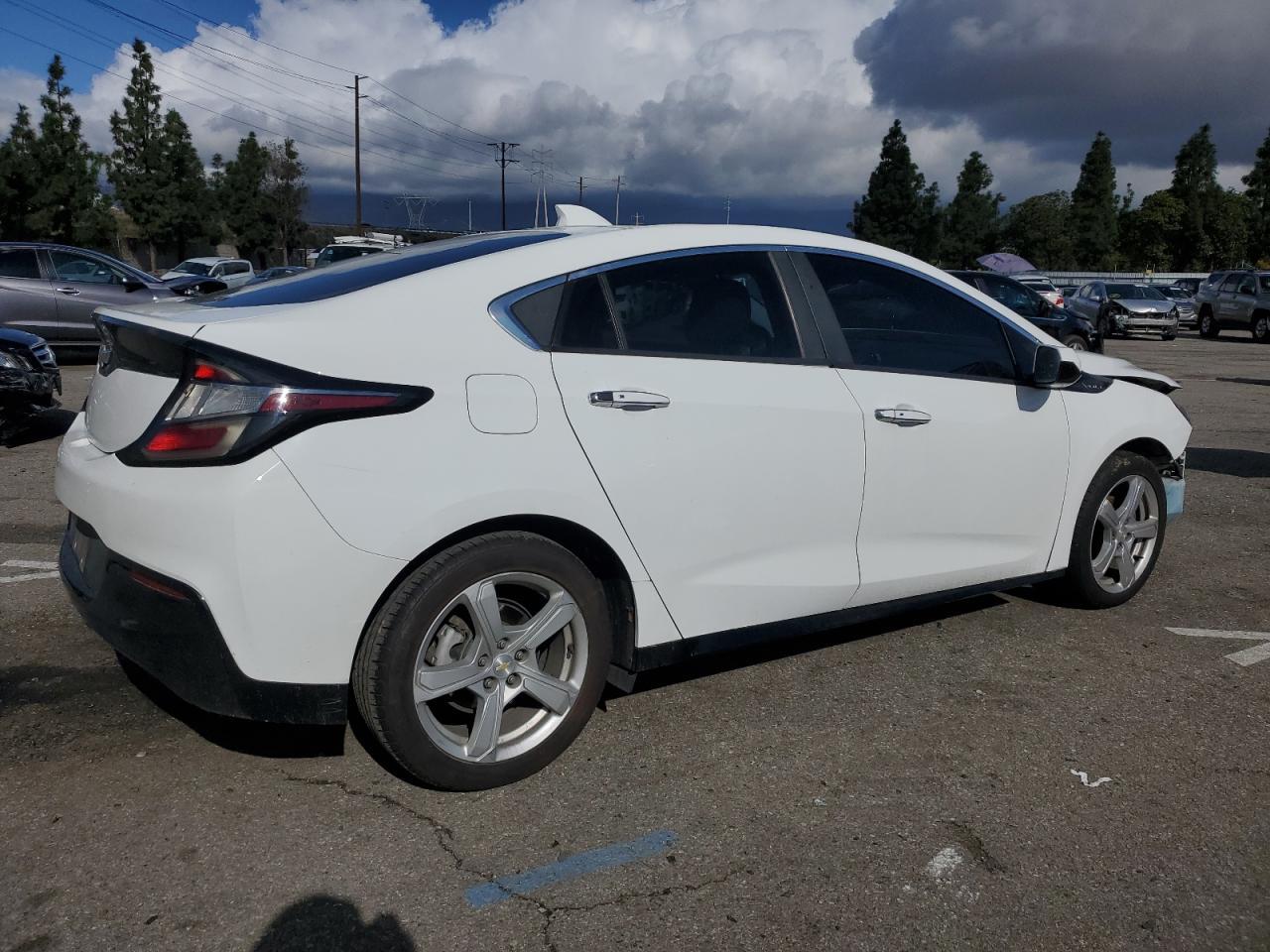 2017 CHEVROLET VOLT LT - Image 3
