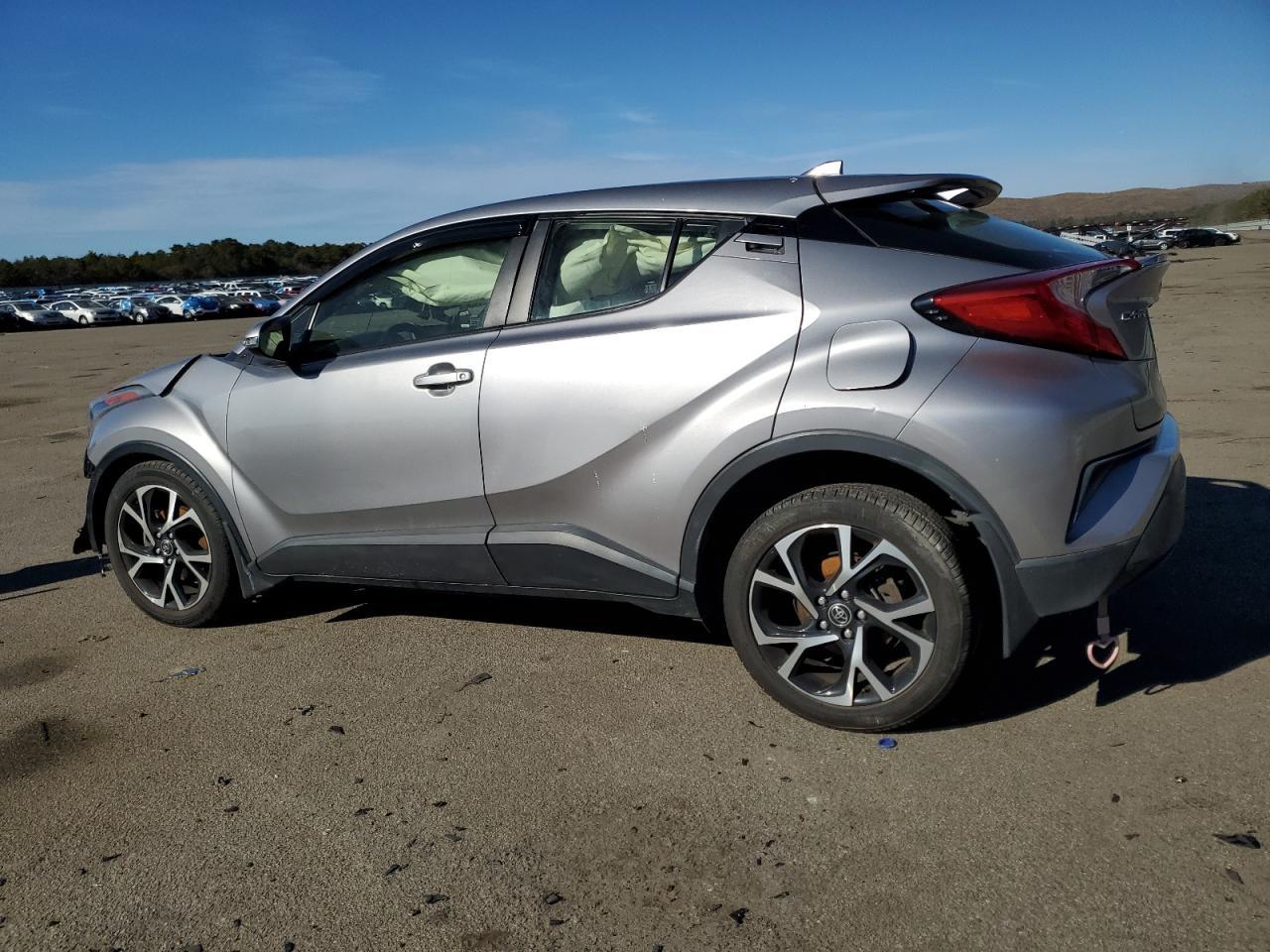2018 TOYOTA C-HR XLE - Фото 2