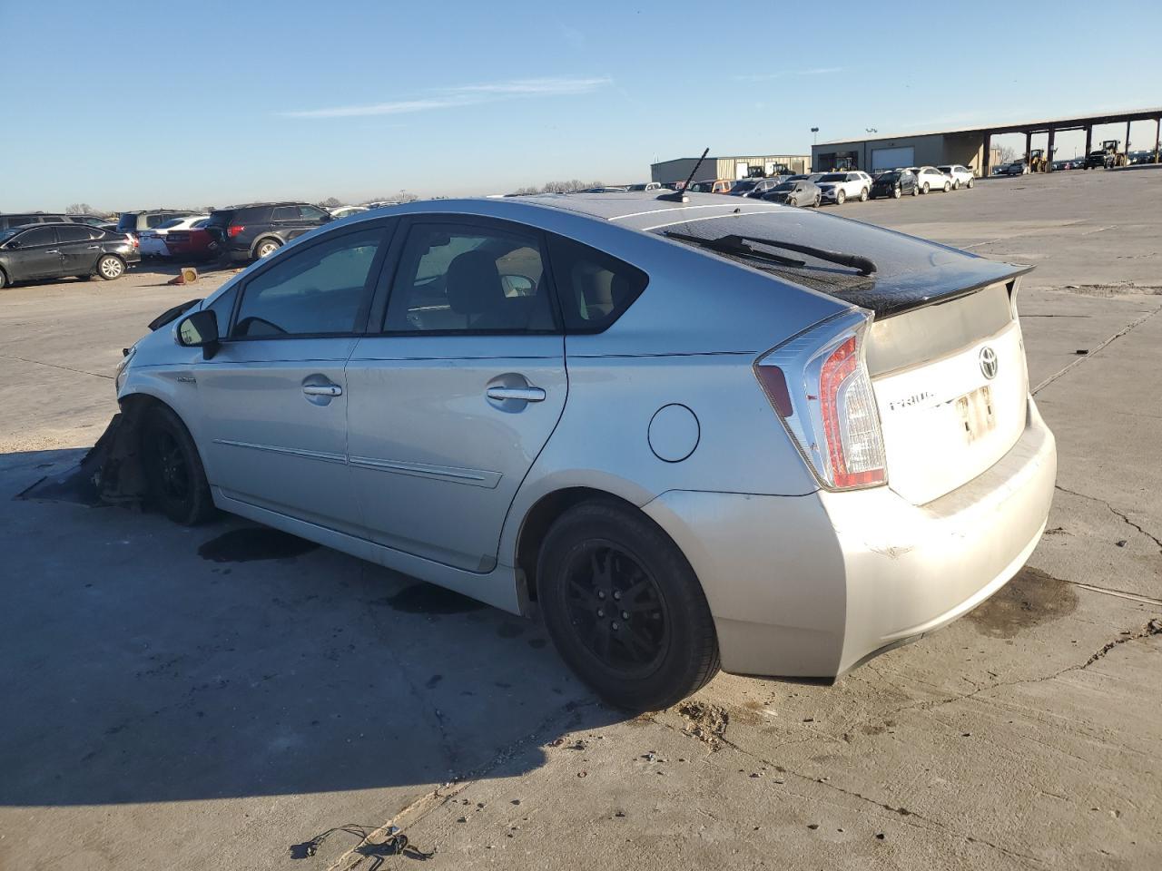 2015 TOYOTA PRIUS - Фото 2