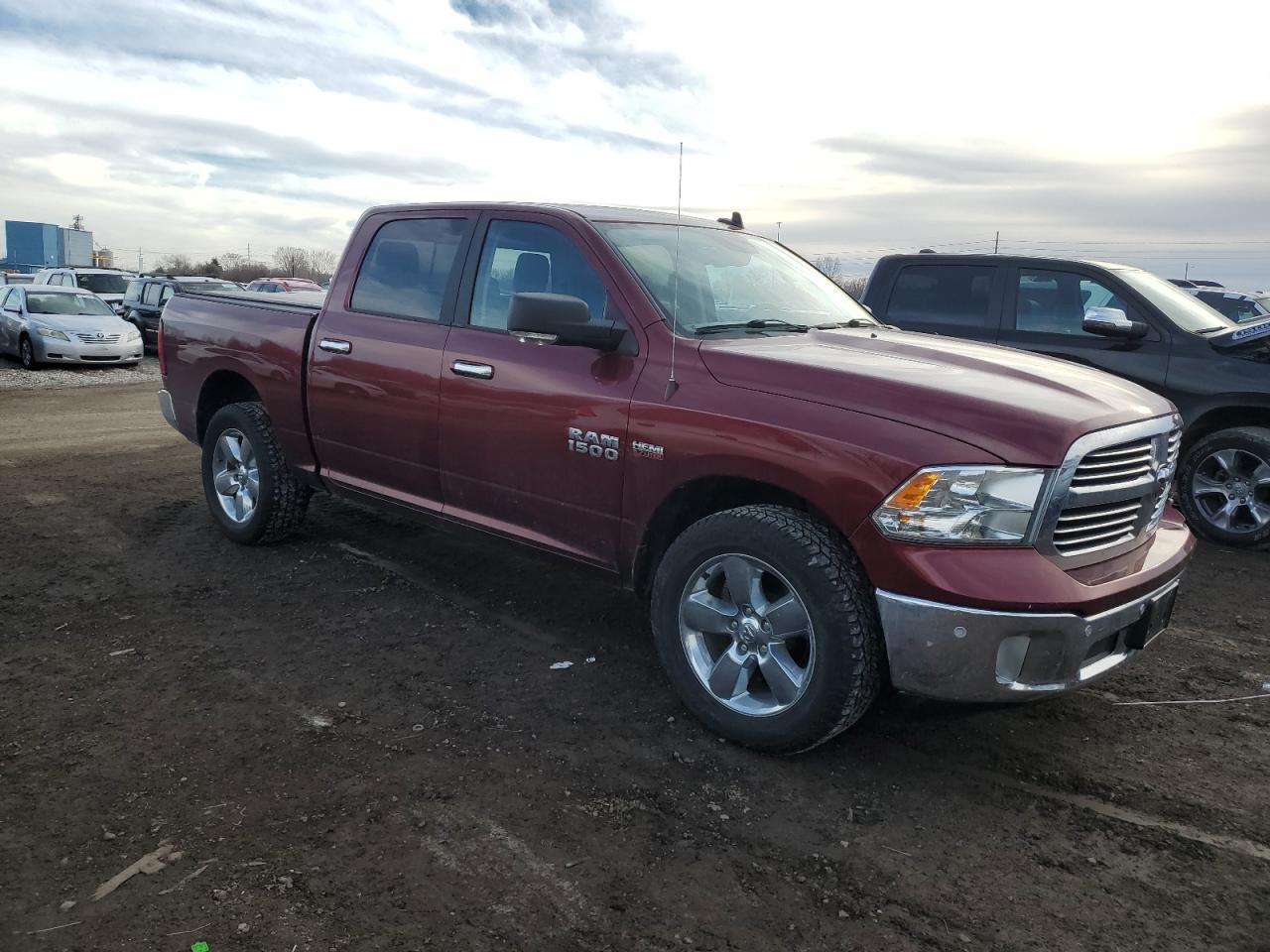 2017 RAM 1500 SLT - Фото 4