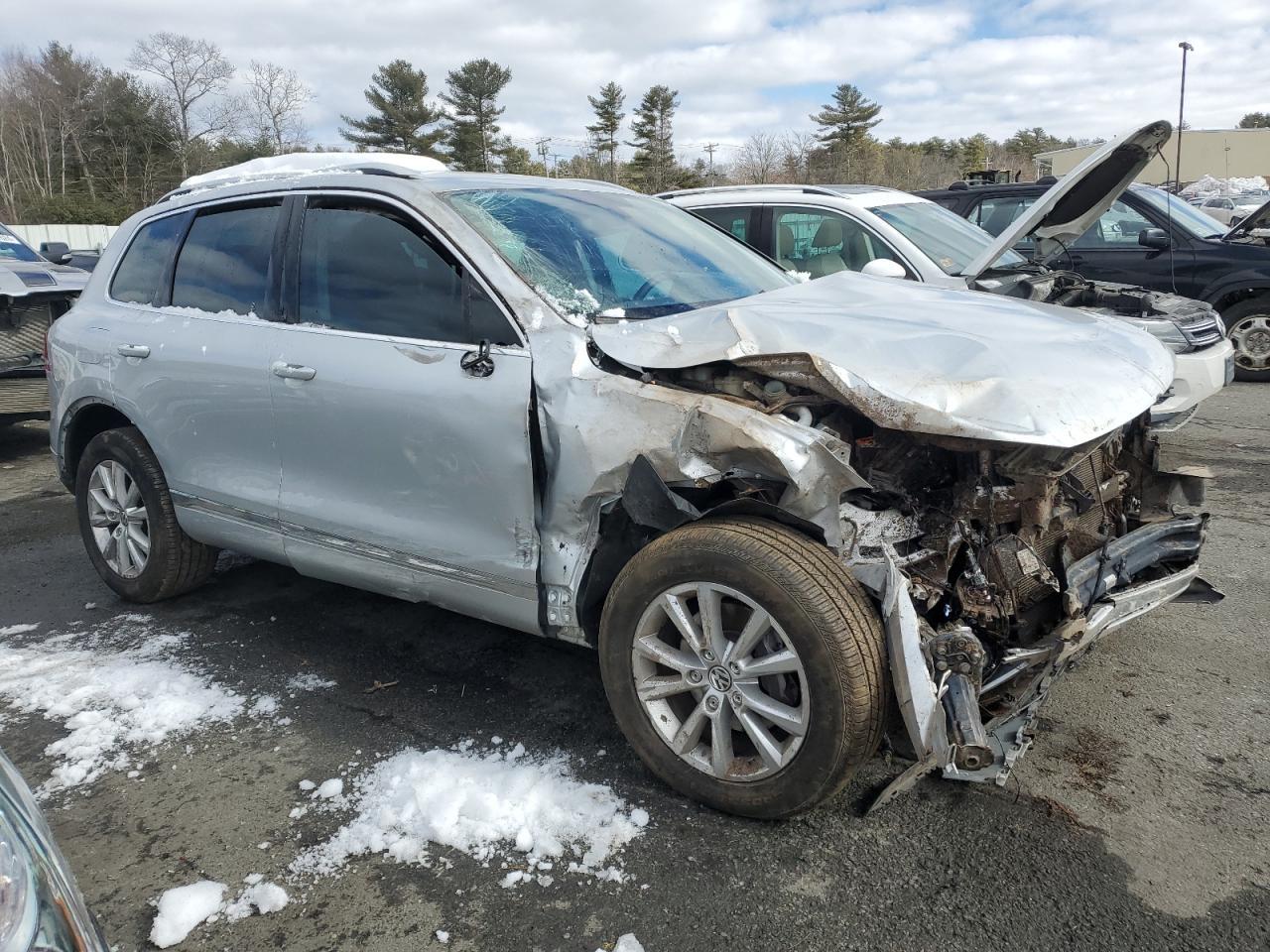 2014 VOLKSWAGEN TOUAREG V6 - Image 4