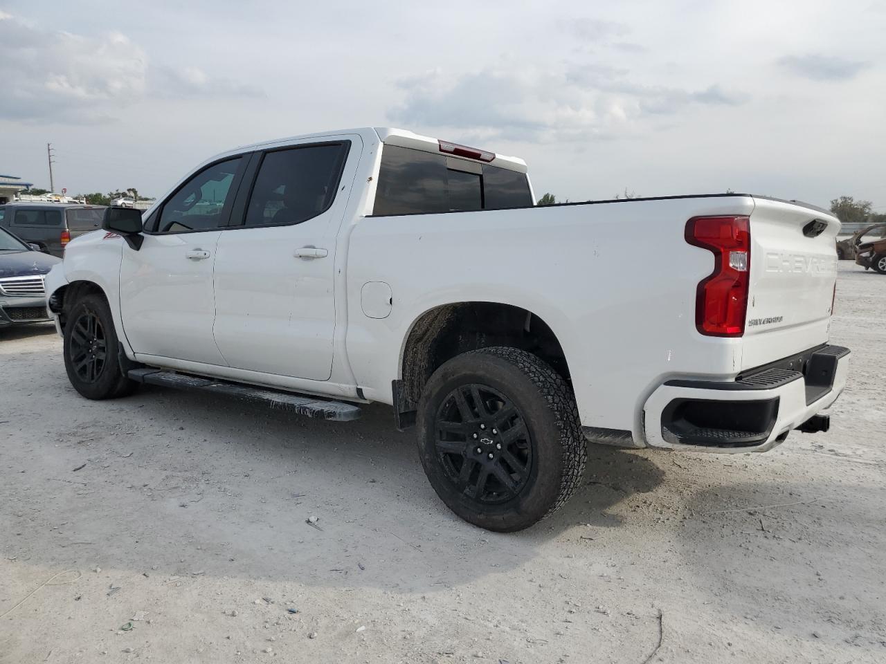 2023 CHEVROLET SILVERADO - Фото 2