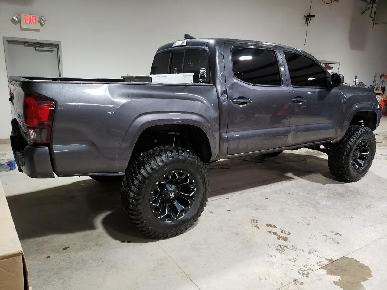 2018 TOYOTA TACOMA DOU - Фото 3